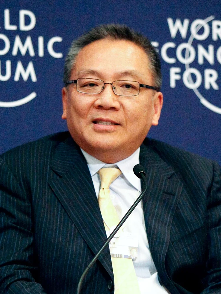 周秀文